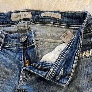 Buckle daytrip flare